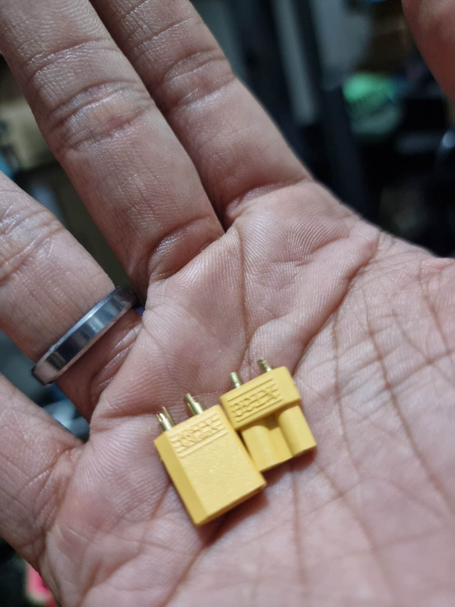 XT30 BATTERY connector